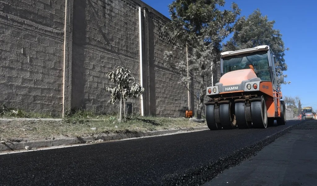 Más asfalto para Villa María Esther: el municipio pavimentó calle Uriburu tras 37 años de espera