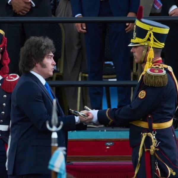 Milei ensaya un giro a la militarización del gobierno para capturar al votante de Victoria Villarruel