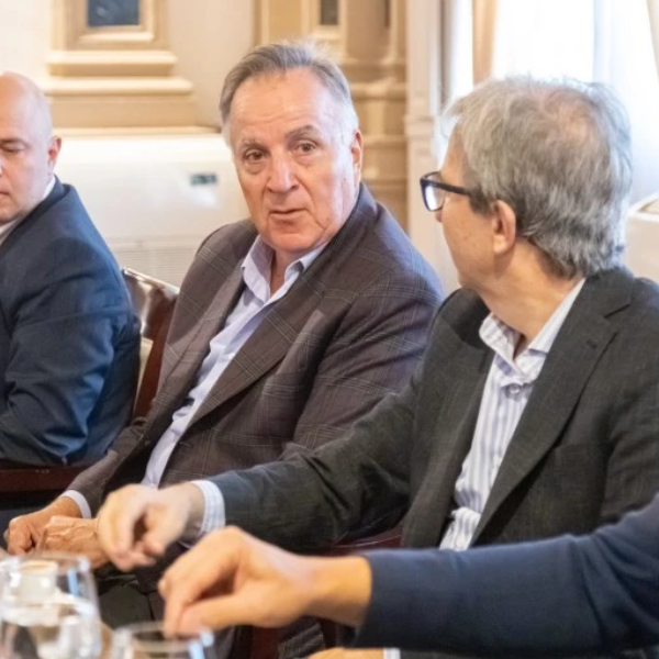 Otro crédito irregular golpea al presidente del Banco Nación: le dio 164 millones a un candidato libertario