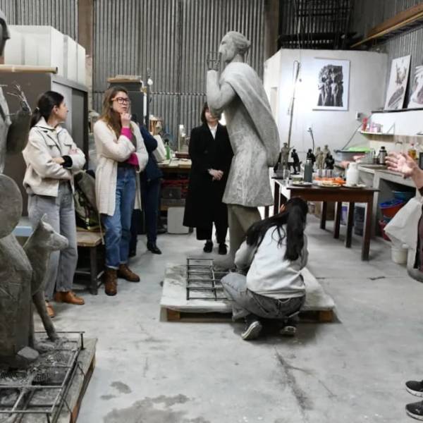 Con nuevas obras y esculturas la Municipalidad avanza con el Parque Lineal del Peregrino de cara al Milagro