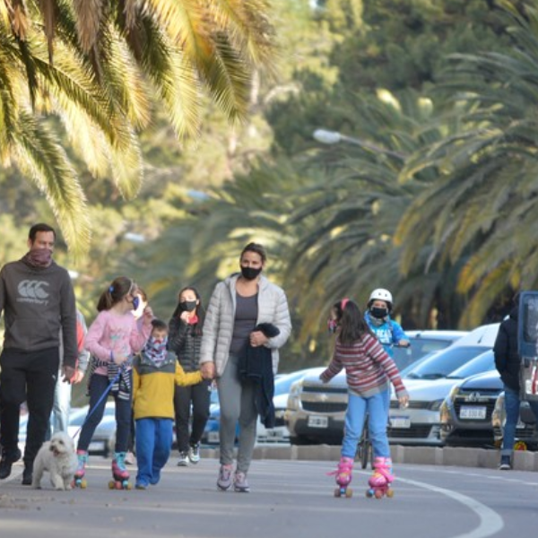 Una consultora indica que para ser de clase media baja en Argentina una familia necesita reunir 2,4 millones de pesos  por mes