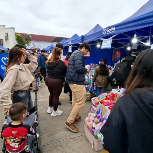 La Feria Tope convocó a una multitud y las ofertas se agotaron antes del cierre
