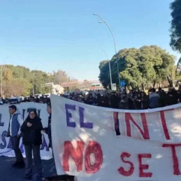 El cierre de la sede del Instituto Nacional de Tecnología Industrial (INTI) en Vaqueros provocó indignación e incertidumbre entre los trabajadores
