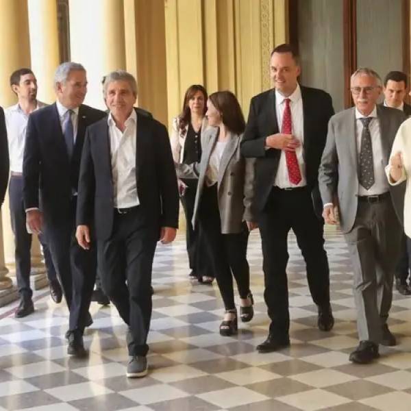 Los ministros quieren que Adorni renuncie pero advierten que su salida puede ser un golpe para el Gobierno