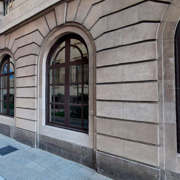 El presidente Milei a través de un DNU restructura  la SIDE y le permitirá detener personas