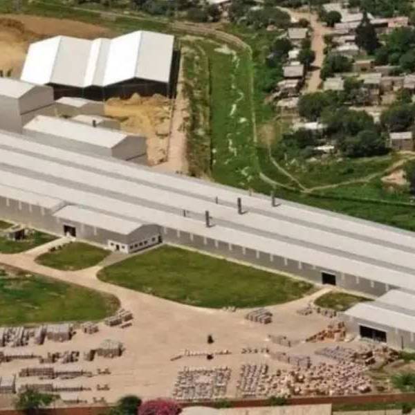 Echaron a un operario ceramista y se intentó suicidar en una fábrica del presidente de UIA