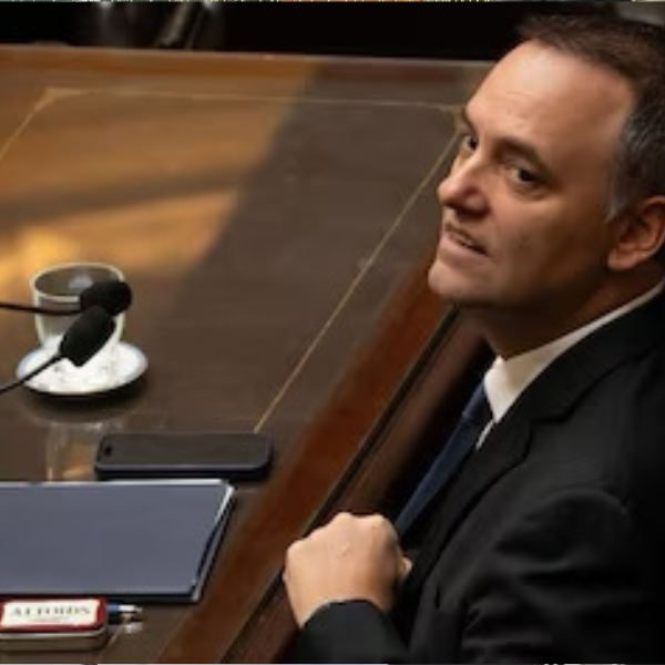 Más allá de su futuro político, un informe judicial complicaría  a Adorni  y lo dejaría al borde de la indagatoria