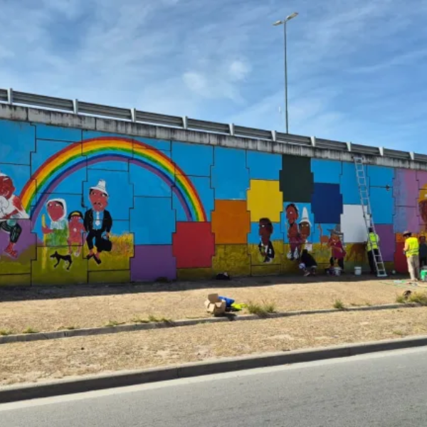 Un nuevo mural embellece la rotonda de Limache: La obra de arte fue llevada a cabo por el artista Haro Galli