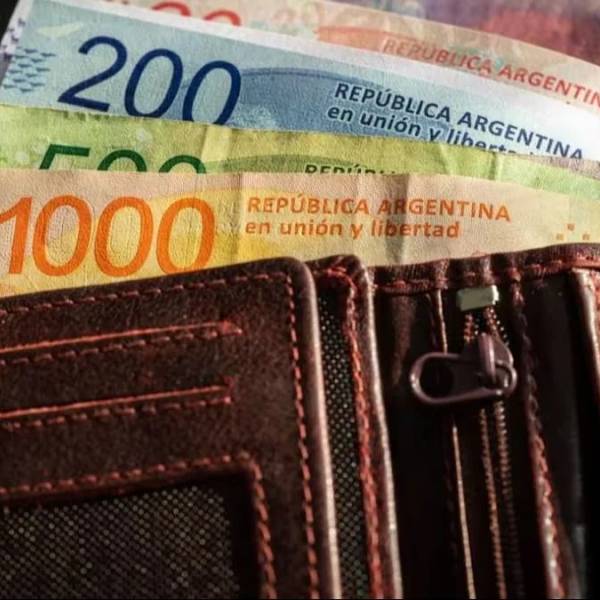 Una consuoltora advierte que 2 de cada 3 argentinos agota sus ingresos diez días antes de fin de mes