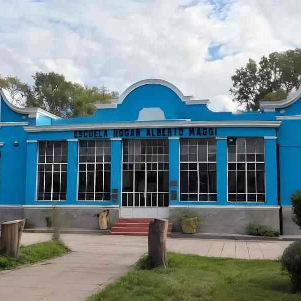 En Córdoba, un alumno de tercer grado llevó un arma a la escuela: la rápida reacción de una docente permitió alertar a la policía