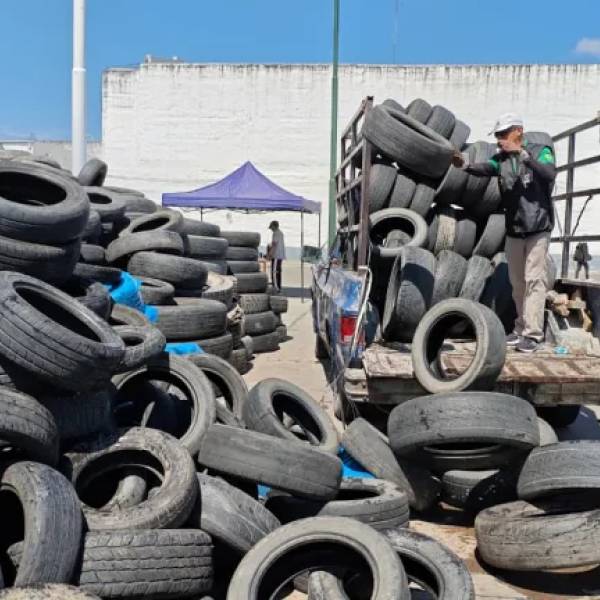 Desde que se inició  el Neumatón la Municipalidad sacó de las calles  1.800 toneladas de neumáticos sin uso