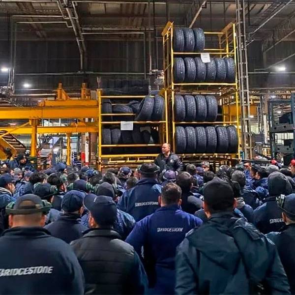 Desempleo: Crecen los despidos en la industria argentina por la caída de la demanda