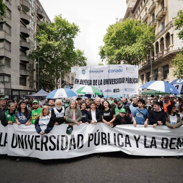 Con fuertes críticas a Milei y el reclamo por la ley de financiamiento se realizó una nueva marcha universitaria