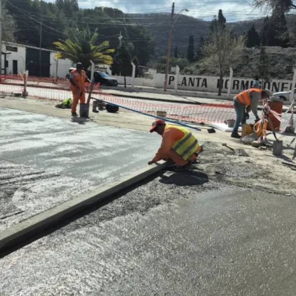 Respete las señales y conduzca con precaución: Continúa la renovación de la calzada en Artigas y Avda. De las Américas