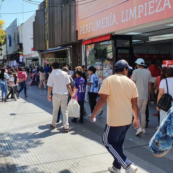 Ex empleados de Black se manifestarán en pleno centro salteño para reclamar por despidos, salarios e indemnizaciones