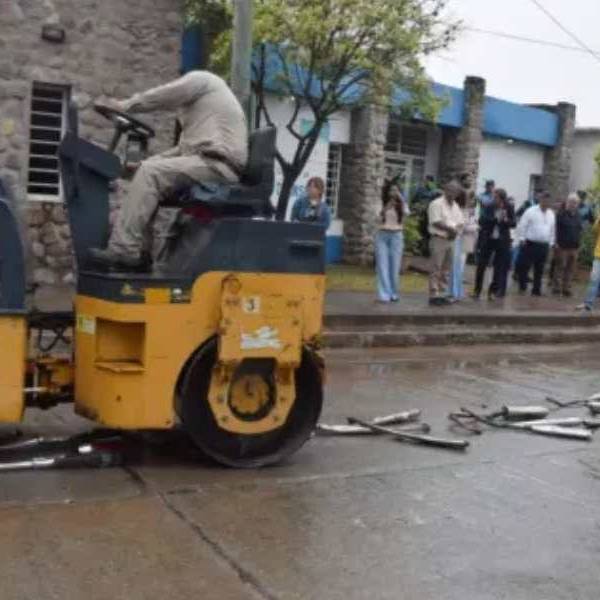 Fin a los ruidos molestos: En Rosario de la Frontera compactaron caños de escape libres secuestrados en controles viales