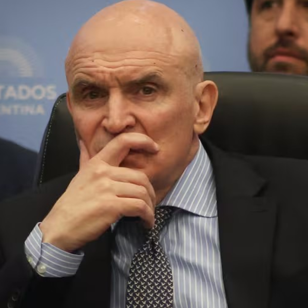 La Justicia sigue investigando a José Luis Espert: Autos de lujo, casa top en Pinamar y dólares, así vivía antes de su derrumbe político