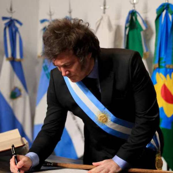 Javier Milei invitó a 10 gobernadores a su próximo viaje a los EEUU en busca de inversiones: Entre ellos está Gustavo Sáenz