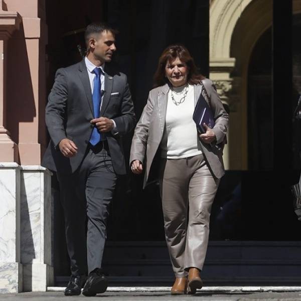 Patricia Bullrich cae en las encuestas y ahora pide un acuerdo con Mauiricio  Macri