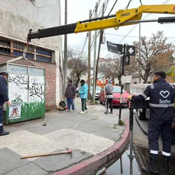 La Municipalidad recuperó en calle Alvarado y Laprida otro espacio público. 