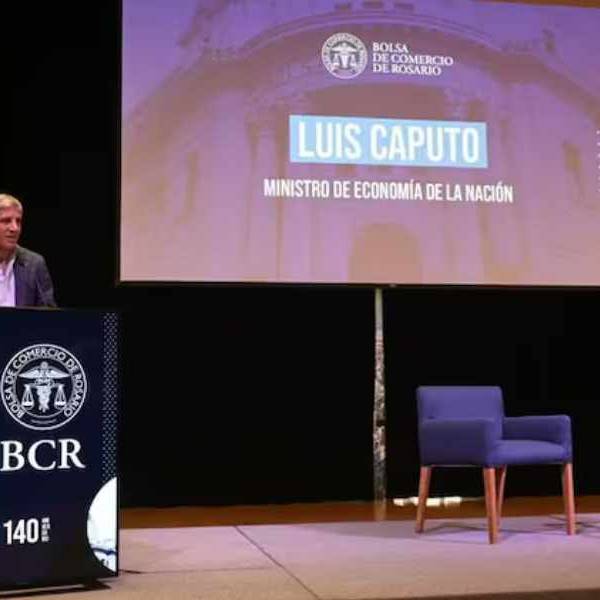 Luis Caputo aseguró que se vienen para el país “los mejores 18 meses de las últimas dos décadas”