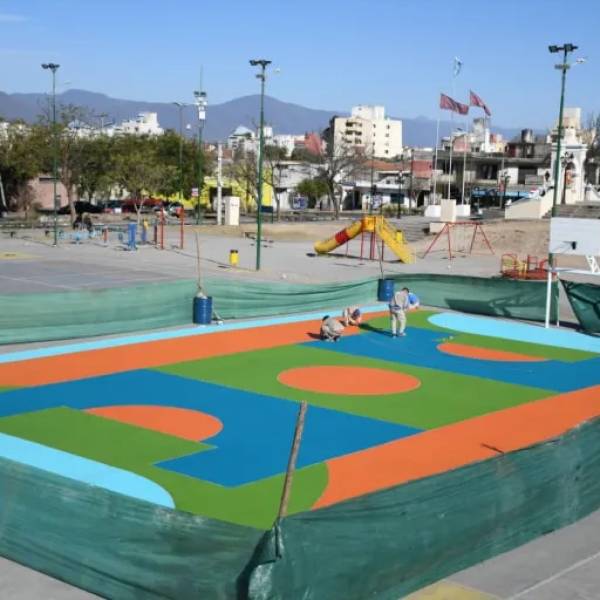 Con diferentes obras la plaza España ya empieza a lucir un entorno renovado