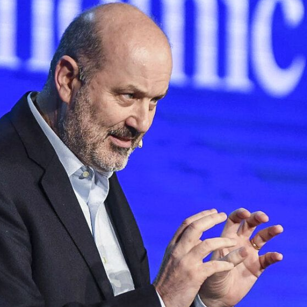 Cancillería confirmó que pagará 114 millones de pesos a la academia de la esposa de Sturzenegger para que enseñe inglés