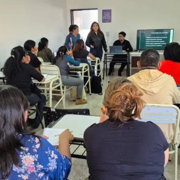 ¿Cómo proteger la identidad de tu negocio?: Exitoso taller sobre registro de marcas realizó la Escuela de Emprendedores