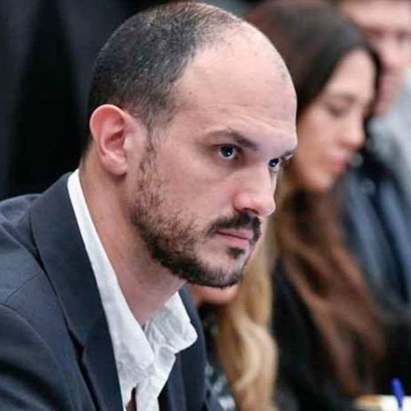 El diputado libertario Santurio pasó de manejar un Uber a comprarse una casa de USD 300 mil con un crédito del Banco Nación