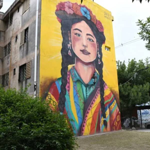 ¡Quedó espectacular! “La Paisana”, es el nuevo mural que ya es parte del barrio Juan Pablo II