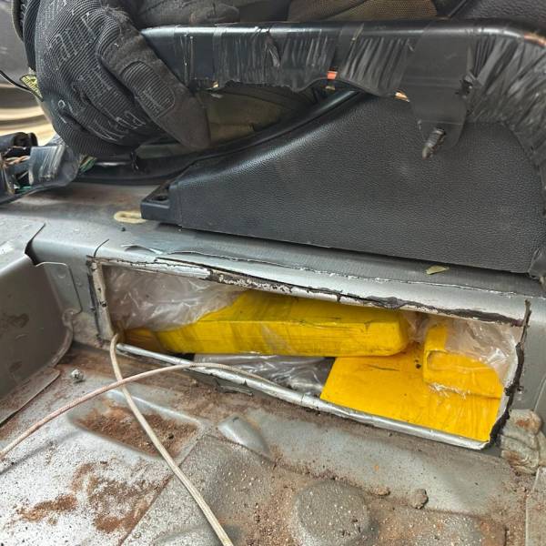En Cafayate Gendarmería secuestró un cargamento de 93 kg de cocaína ocultos en una camioneta