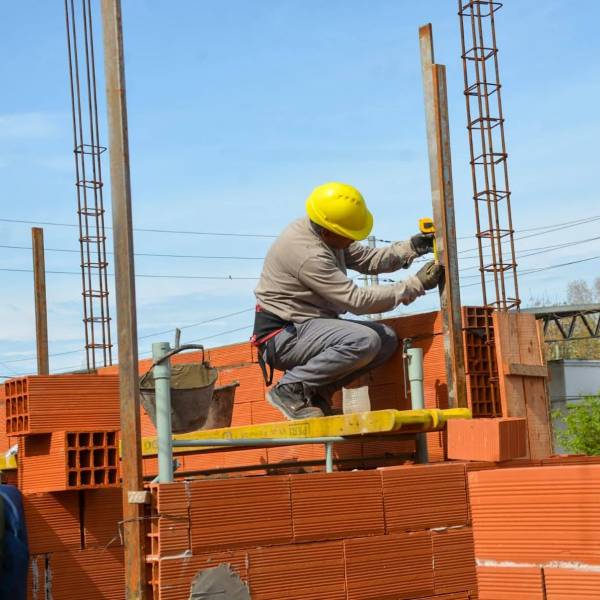 Según un informe de la UBA el 72% de los trabajadores tiene ingresos por debajo de la línea de pobreza