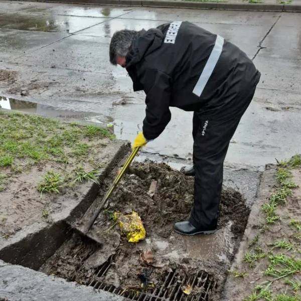El municipio de Salta y Agrotécnica Fueguina retiraron más de una tonelada de basura de los desagües