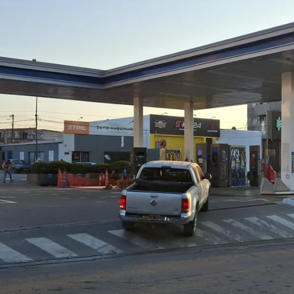 Sin anunciar con anticipación los combustibles subieron de nuevo en Salta: La nafta premium ya casi toca los $1700