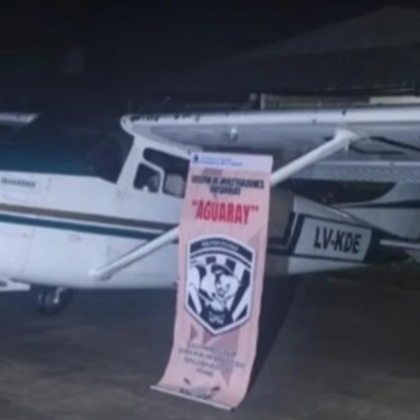 En General Mosconi detienen a dos bolivianos por intentar sacar una avioneta de manera clandestina