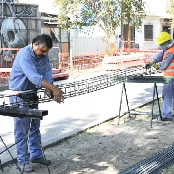 La Municipalidad avanza con la reparación de la vereda hundida del pasaje Miramar