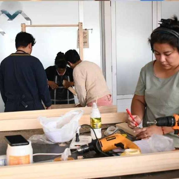 Más de 60 salteños aprenden carpintería en la Fábrica Municipal de San Benito