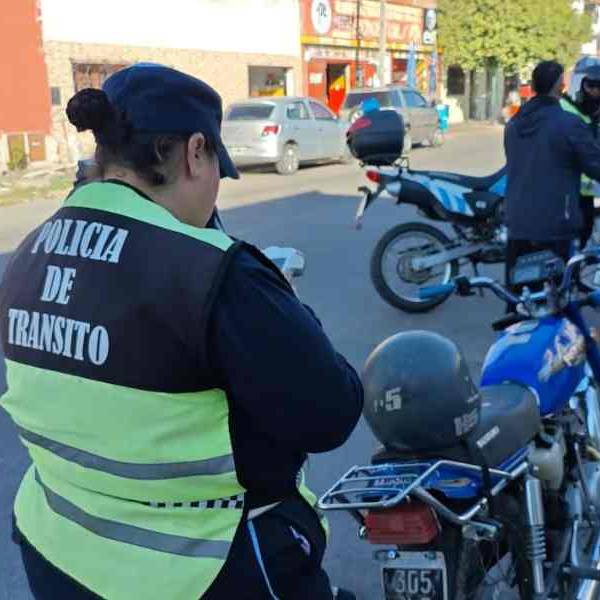 Controles de tránsito en la ciudad de Salta: Secuestran 19 motos por falta de casco tras fiscalizar 250 vehículos