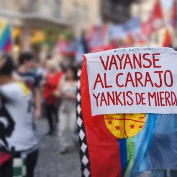 En Salta agrupaciones políticas marcharon en apoyo a Nicolás Maduro