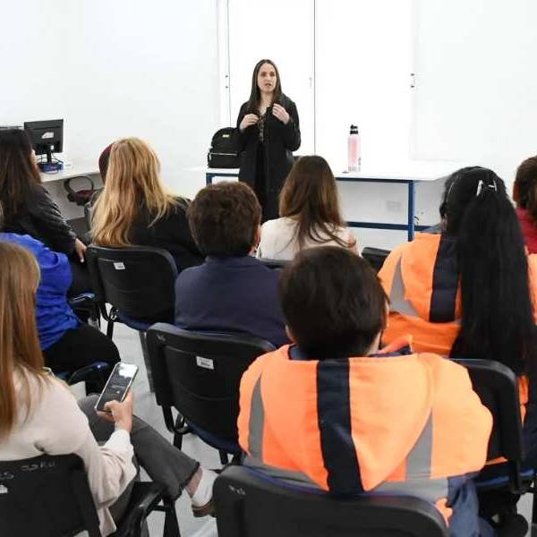Trabajadoras de la Planta Hormigonera fueron capacitadas sobre el cáncer de mama