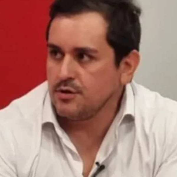 Un concejal libertario salteño perdió puntos en el scoring por pasar un semáforo en rojo