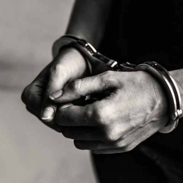 Barrio Solis Pizarro: El empleado de un taller que sacó una camioneta sin permiso y chocó dos autos fue imputado