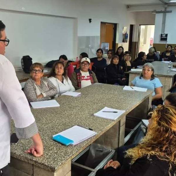 Con gran convocatoria y entusiasmo inició el curso de Pastelería en la Escuela de Emprendedores