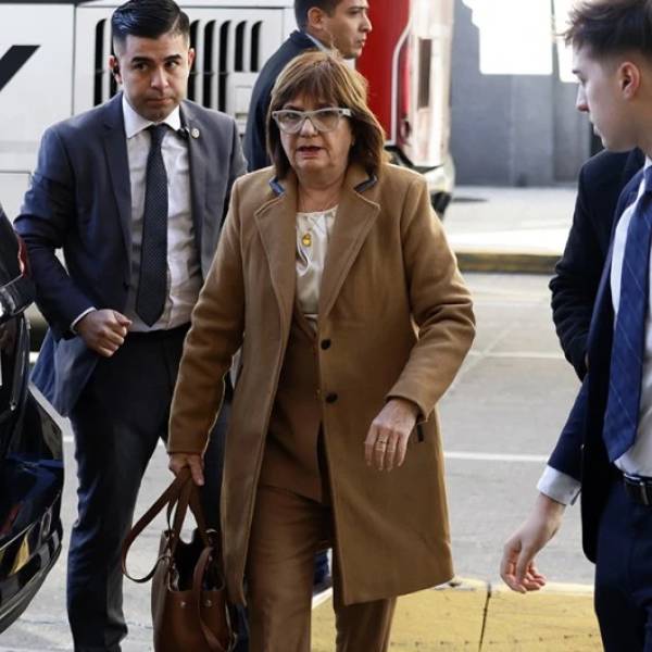 Bullrich se reunió en secreto con Cavallo y agrava la tensión con Milei