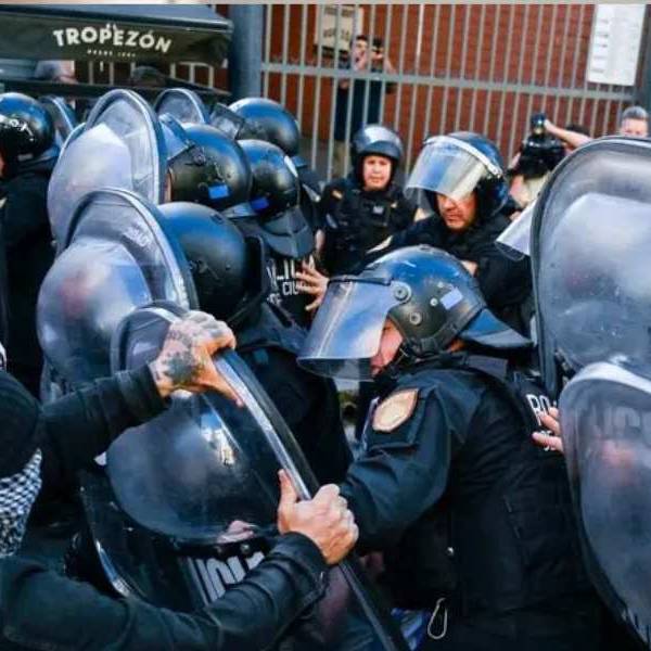 El Gobierno destinó más de dos mil millones de pesos sólo en 2025 para reprimir las marchas de jubilados de los miércoles