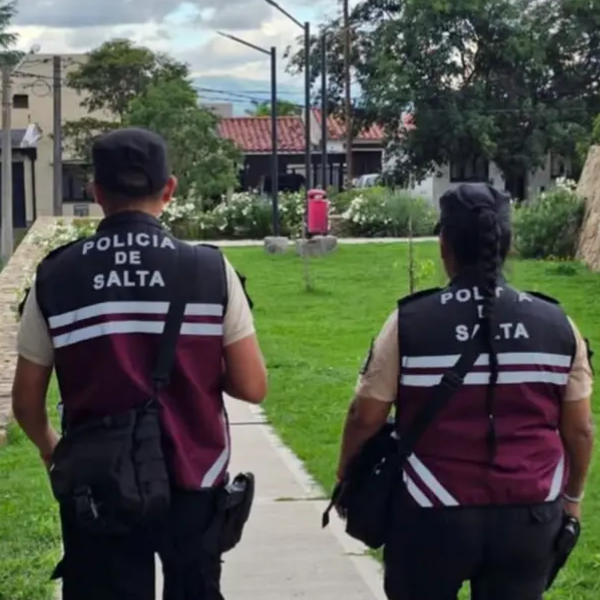 Héroe de azul: un policía salteño le salvó la vida a un bebé que no podía respirar