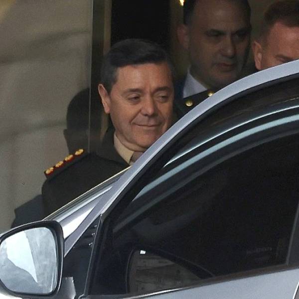Lapidario informe de un Almirante retirado contra la Armada Argentina: 