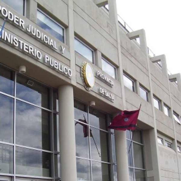 La Justicia de Salta ordenó el cese inmediato de la difusión de videos de dos menores de edad grabados hace cuatro años por el padre