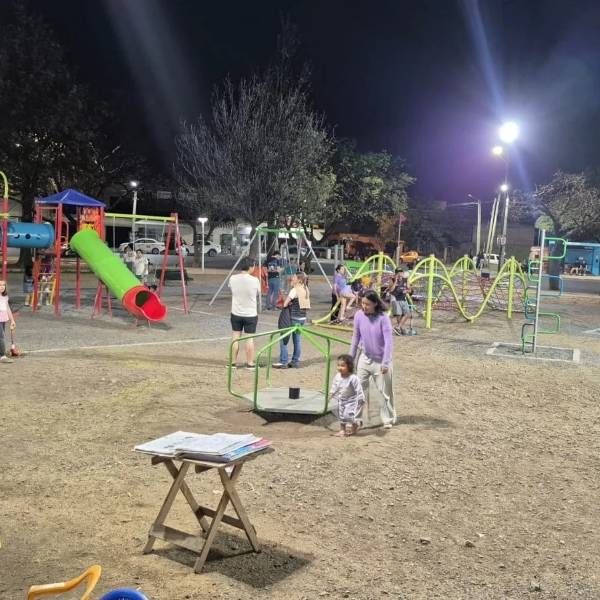 Los vecinos de la ciudad ya pueden disfrutar de la renovada plaza Bernardo Frías