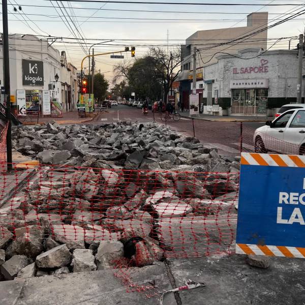 Renovación de calzadas: Por trabajo de bacheo con hormigón habrá cortes en calle 12 de Octubre entre Mitre y Zuviría